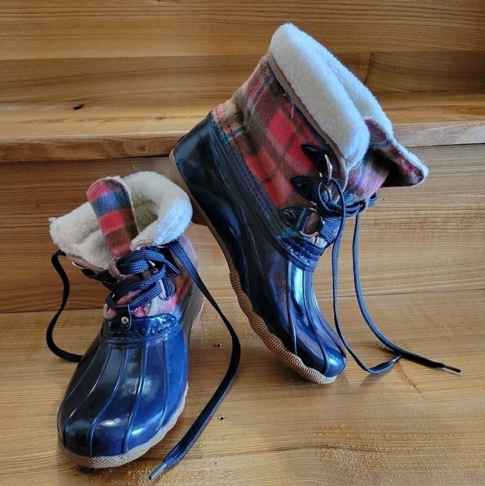 Rock & Candy Donald duck plaid boots size 5 NWOT